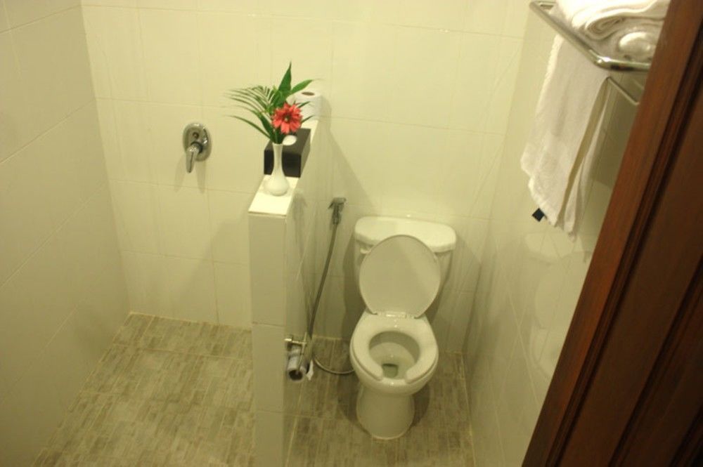 Hotel Port Hedonia Sihanoukville Esterno foto