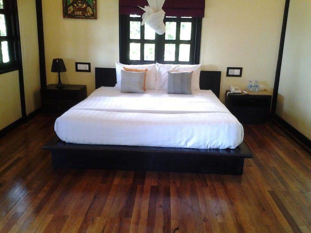 Hotel Port Hedonia Sihanoukville Esterno foto